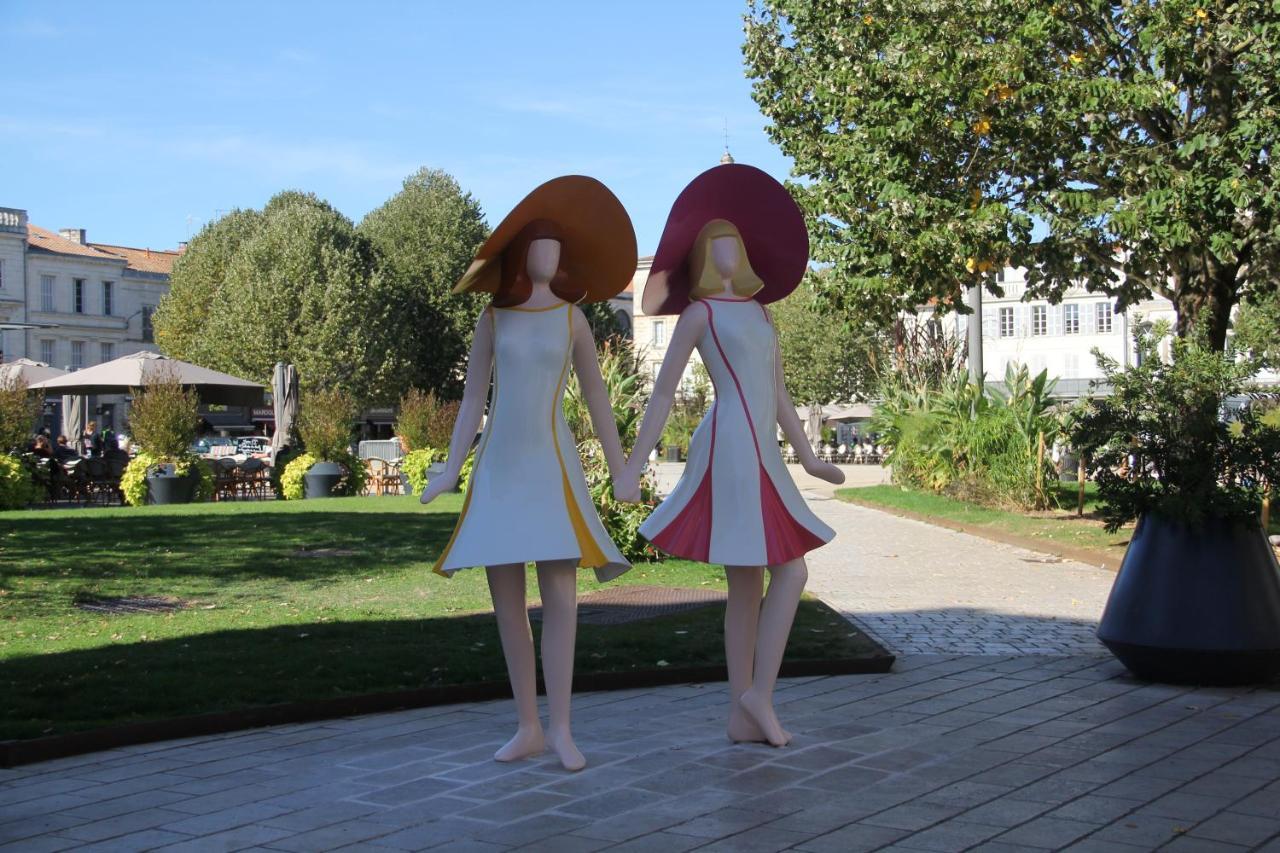 Les Demoiselles De Rochefort Exterior foto