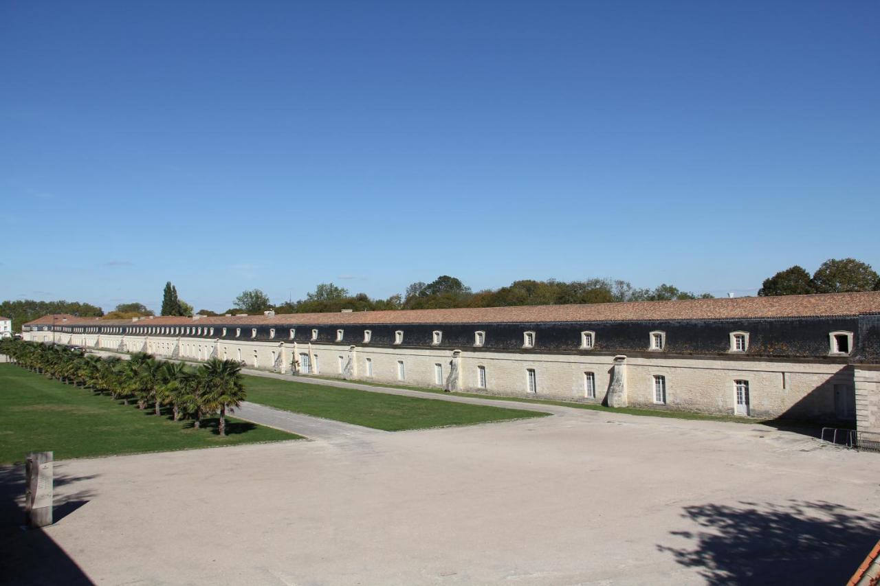 Les Demoiselles De Rochefort Exterior foto